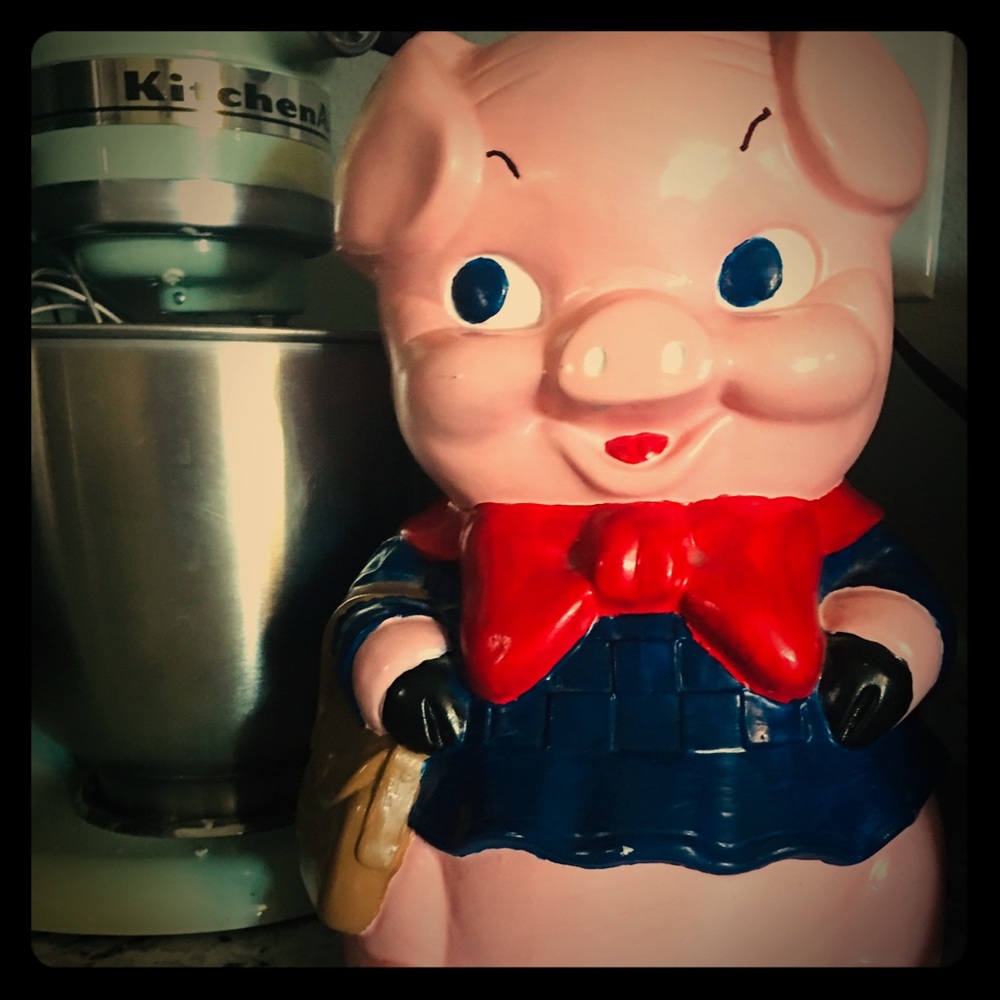 Vtg. 1967 Alberta’s molds savings bank, Piggy Bank